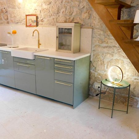 Bezauberndes Steinhaus Mit Garten In Der Altstadt Von רוביני מראה חיצוני תמונה