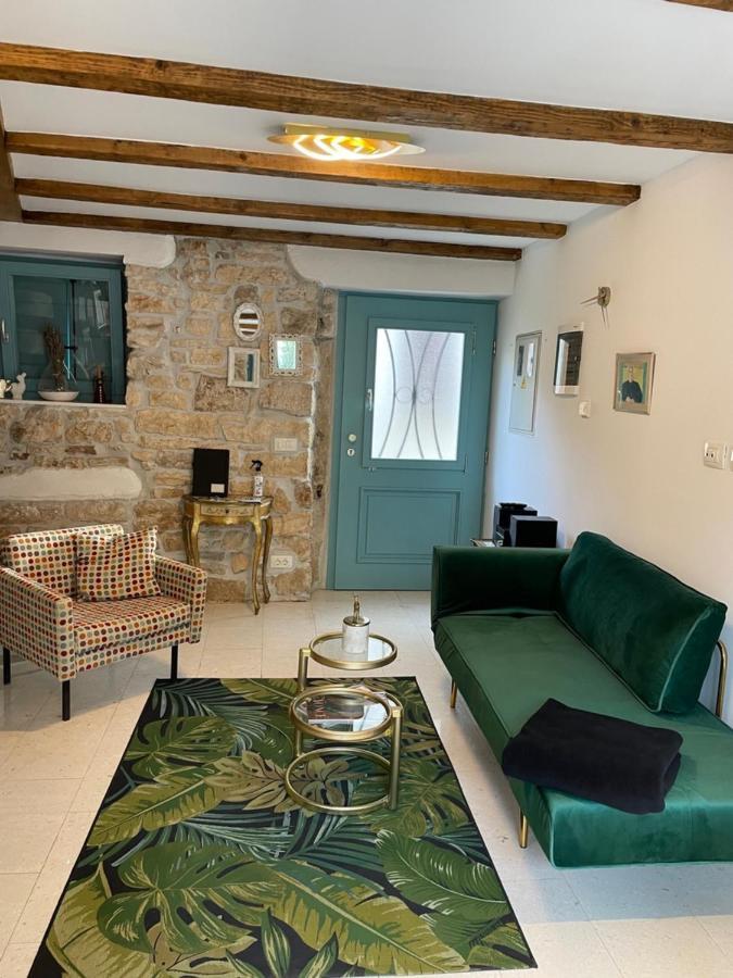 Bezauberndes Steinhaus Mit Garten In Der Altstadt Von רוביני מראה חיצוני תמונה