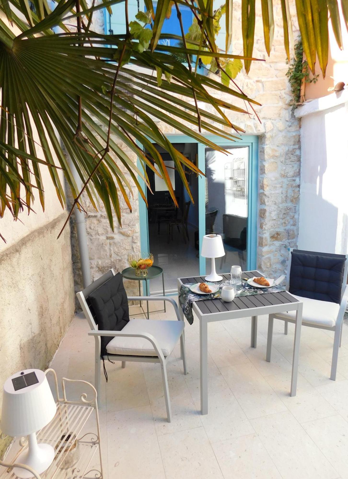 Bezauberndes Steinhaus Mit Garten In Der Altstadt Von רוביני מראה חיצוני תמונה